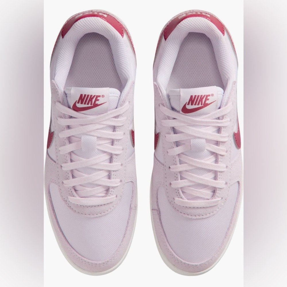 NEW! Nike Little Kids Light violet Sneakers with Magenta Swoosh SIZE 2 - Picture 3 of 11